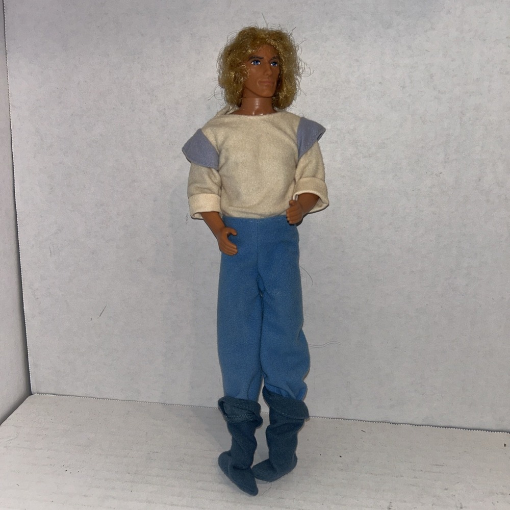 Vtg 1995 DISNEY‎ Pocahontas Sun Colours  CAPTAIN JOHN SMITH Doll Ken B3
